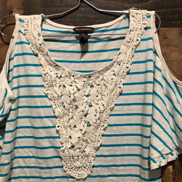 NWT bit & bridle cold shoulder top medium - Picture 4 of 5